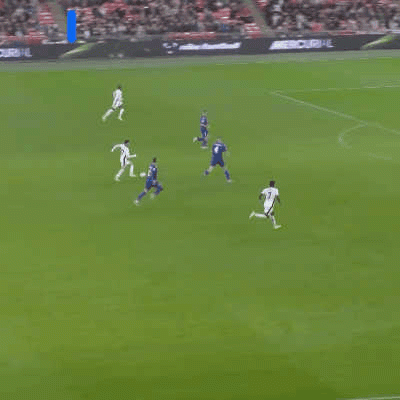 本轮欧洲世预赛最佳进球候选：埃泽不停球兜射入选   