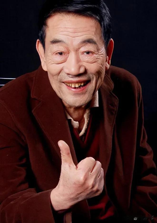 相声演员，杨少华说，我这人说了一辈子相声，也没赚到什么钱，年轻的时候家里孩子多，