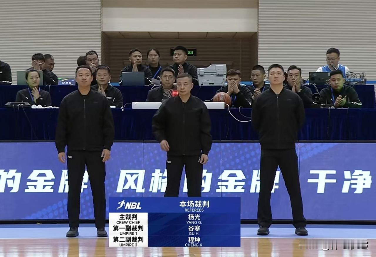 焦作文旅主场小胜湖北文体一只脚踏入季后赛。NBL常规赛只剩3轮，焦作文旅迎冲击季