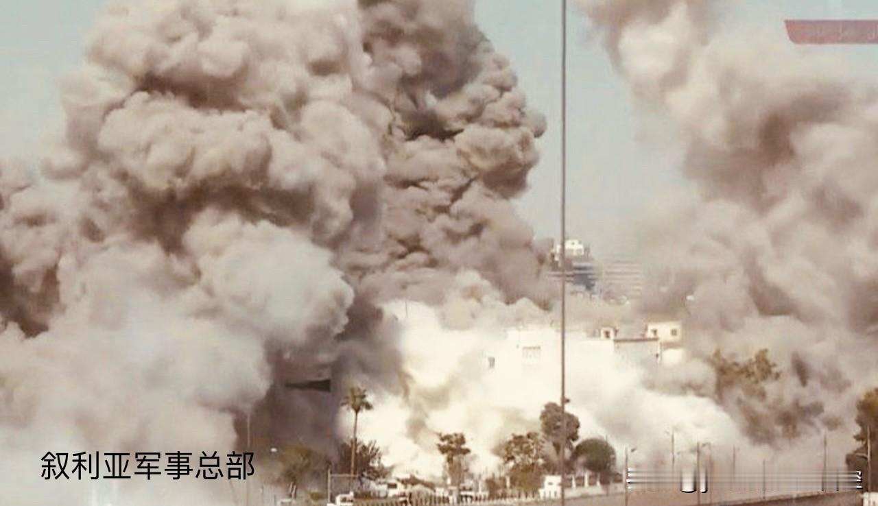 【以色列与叙利亚的战事已升级】
    在以色列出动无人机对叙利亚军事总部入口处
