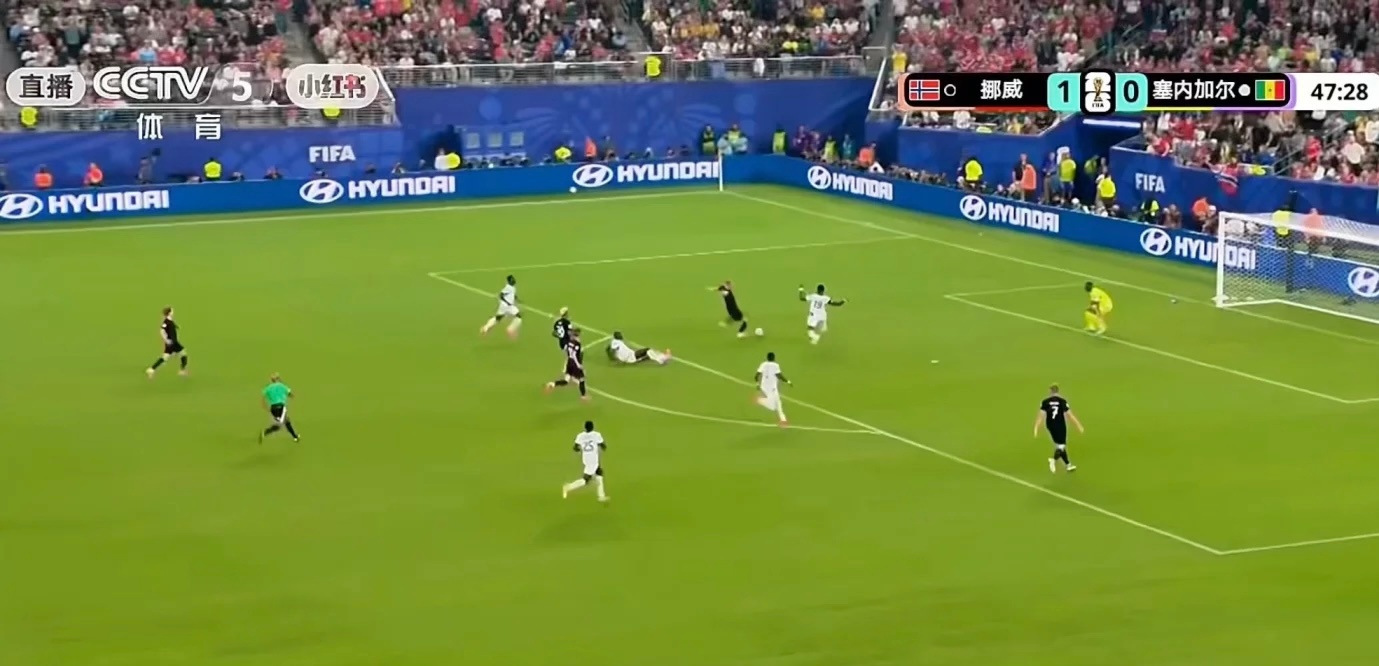 哈兰德破门！挪威2-0领先塞内加尔！进球制造机魔人布欧上线！🇳🇴哈兰德禁区内