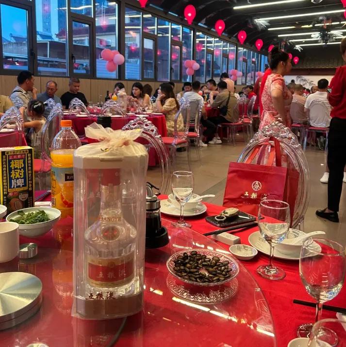 太丢人了！儿子42岁才结婚，我在沈阳大酒店包了30桌席面办婚礼，在日本定居的二伯