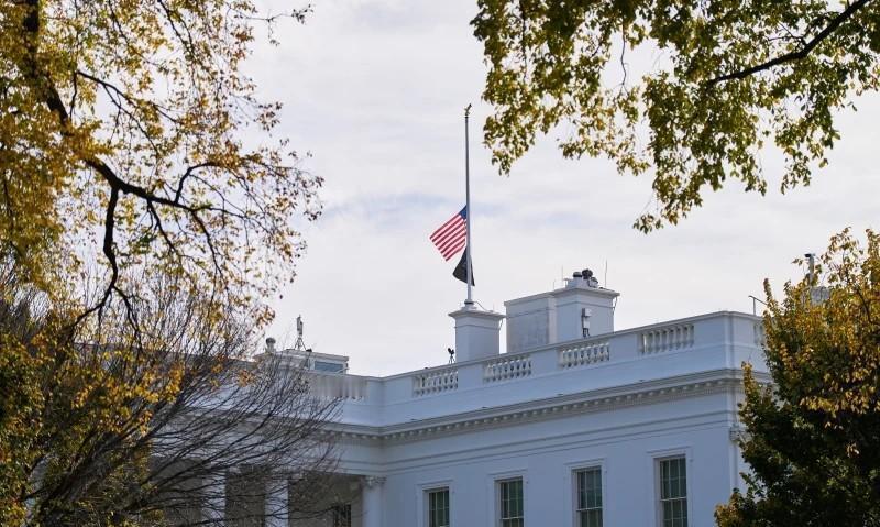 快讯！快讯！
 
美国白宫突然宣布了：华盛顿时间11月4日，新闻秘书卡罗琳·莱维