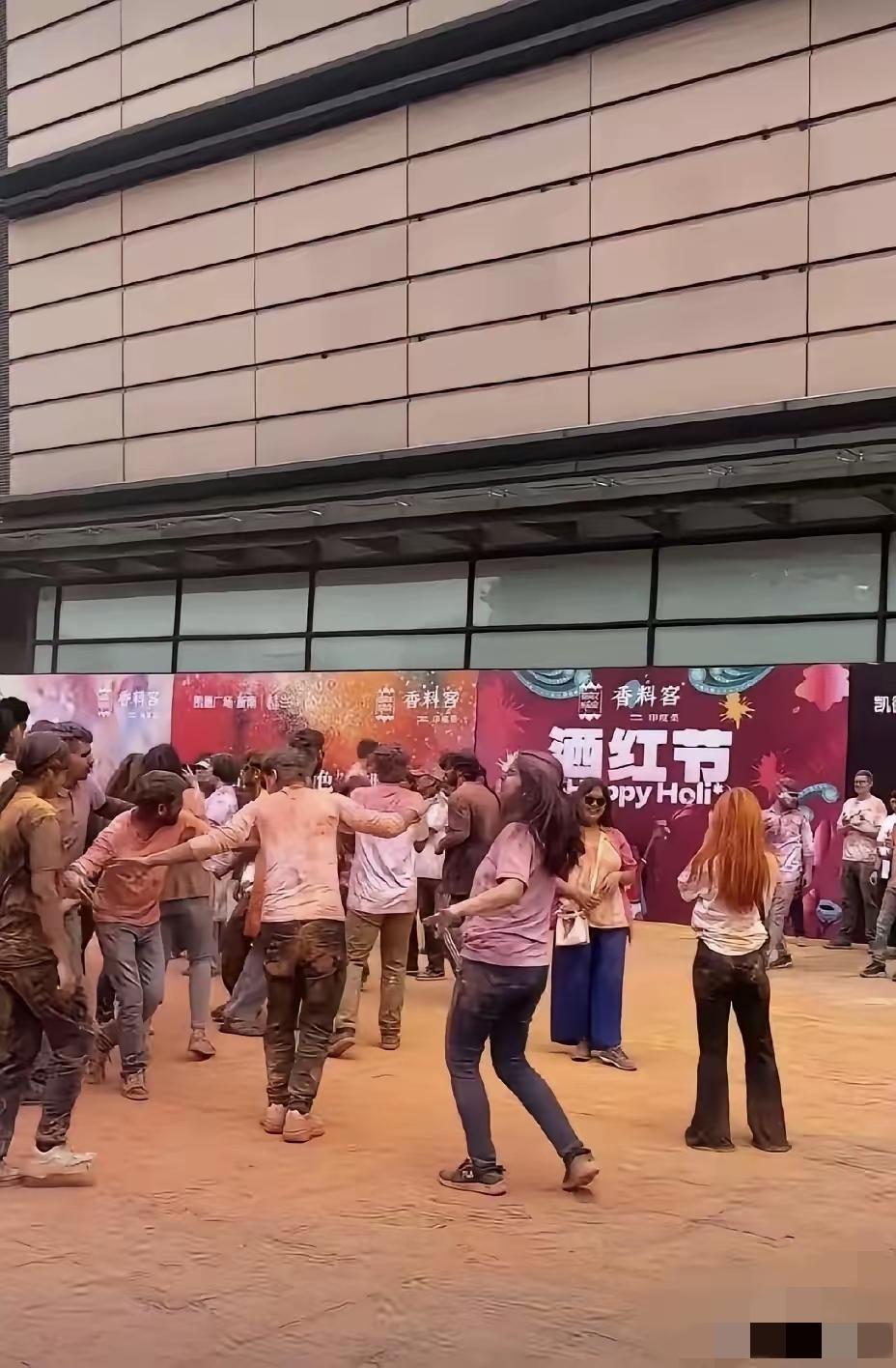 网上流传一种说法——印度人有三个咱们“无法超越”的优点，头一条最常被拎出来说事儿