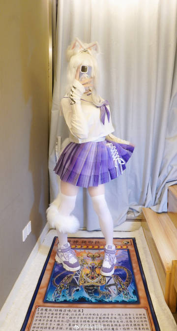 我说这个过膝袜就是得大腿勒肉才好看谁赞成谁反对