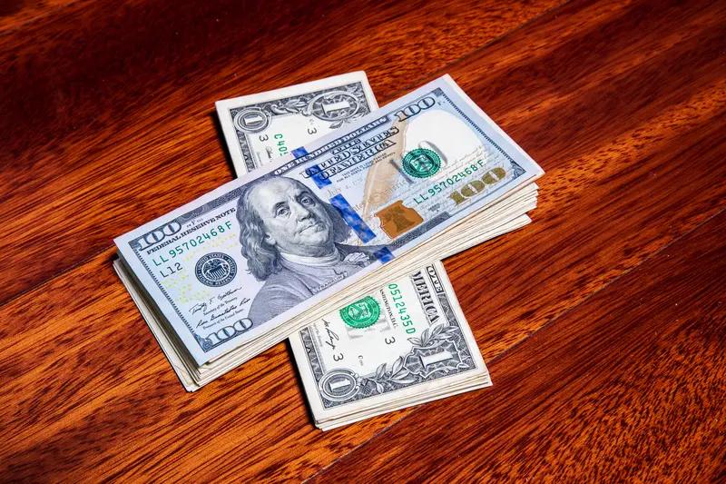 日常烟火气里藏着真实购买力。
中美之间 别光看汇率数字，看饭碗里的分量：1美元是