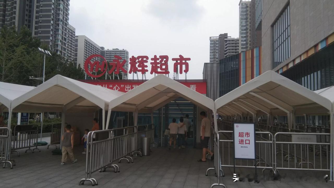 胖东来继续封神！
周末到胖东来改造的郑州超市购物，实为体验一下周末的流量和胖东来