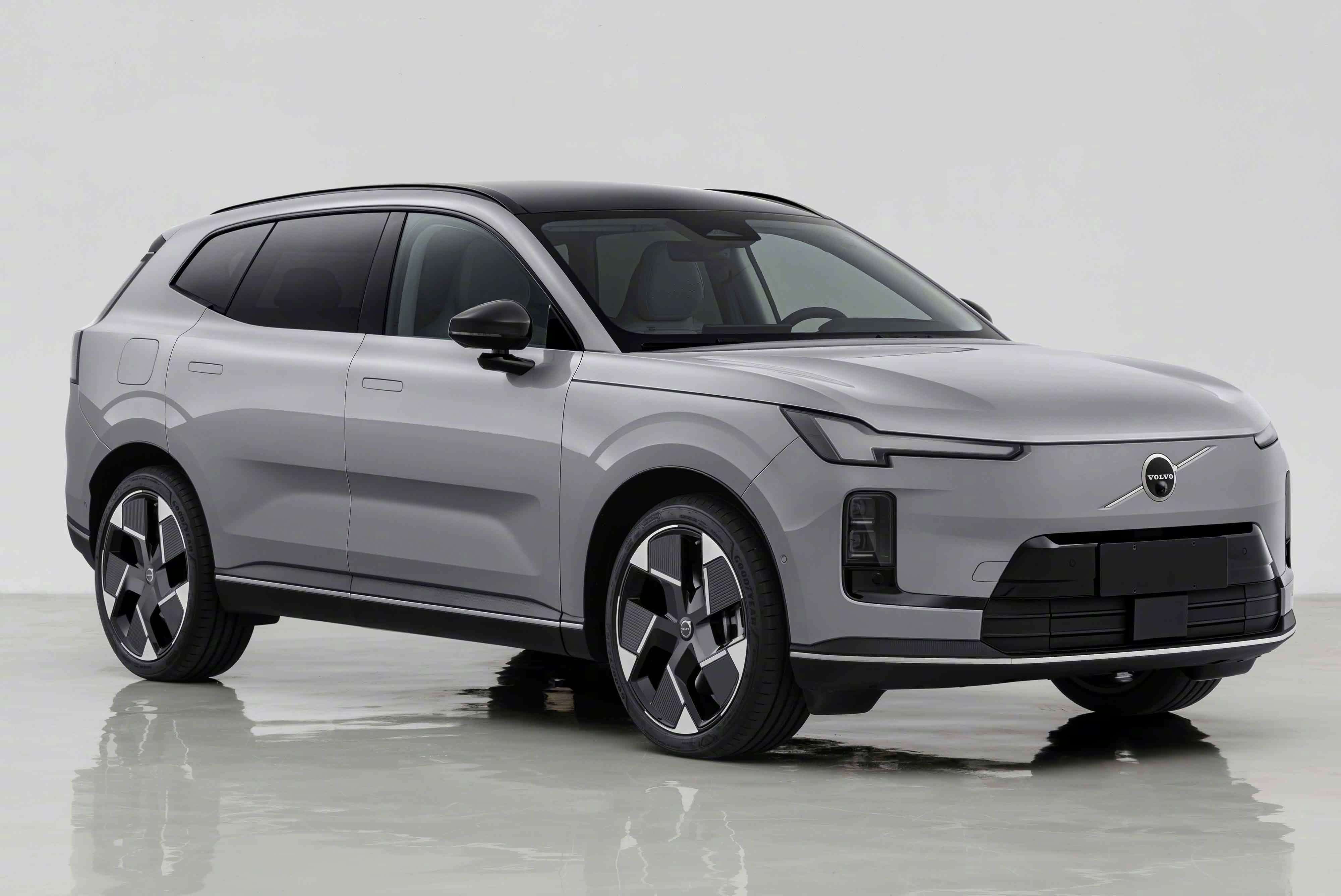 【沃尔沃 XC70 申报图公布，全新 SMA 超级混动架构首款车型】在工信部第 