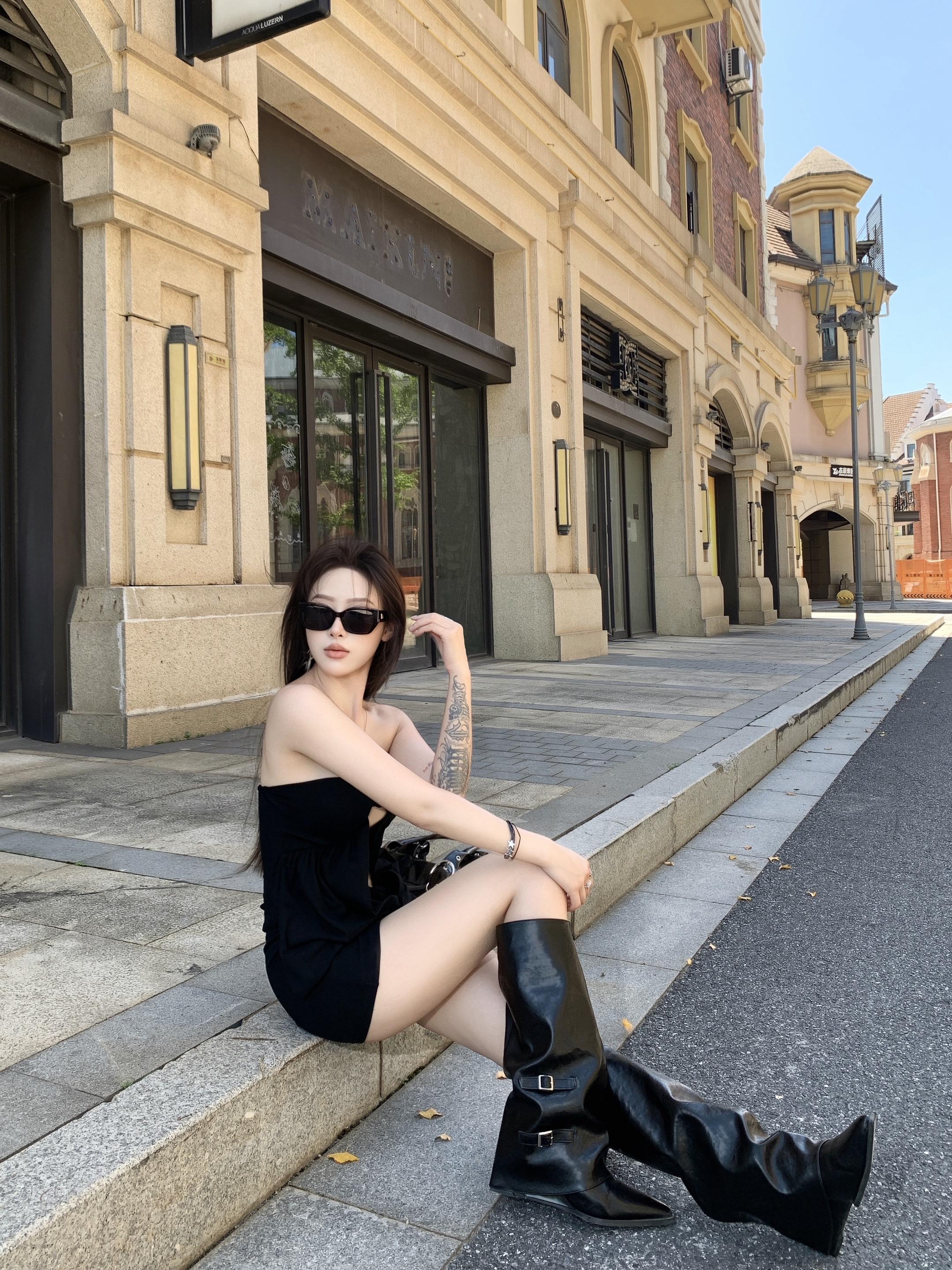 8月的我依旧单身 又守护了多少男孩的眼泪。