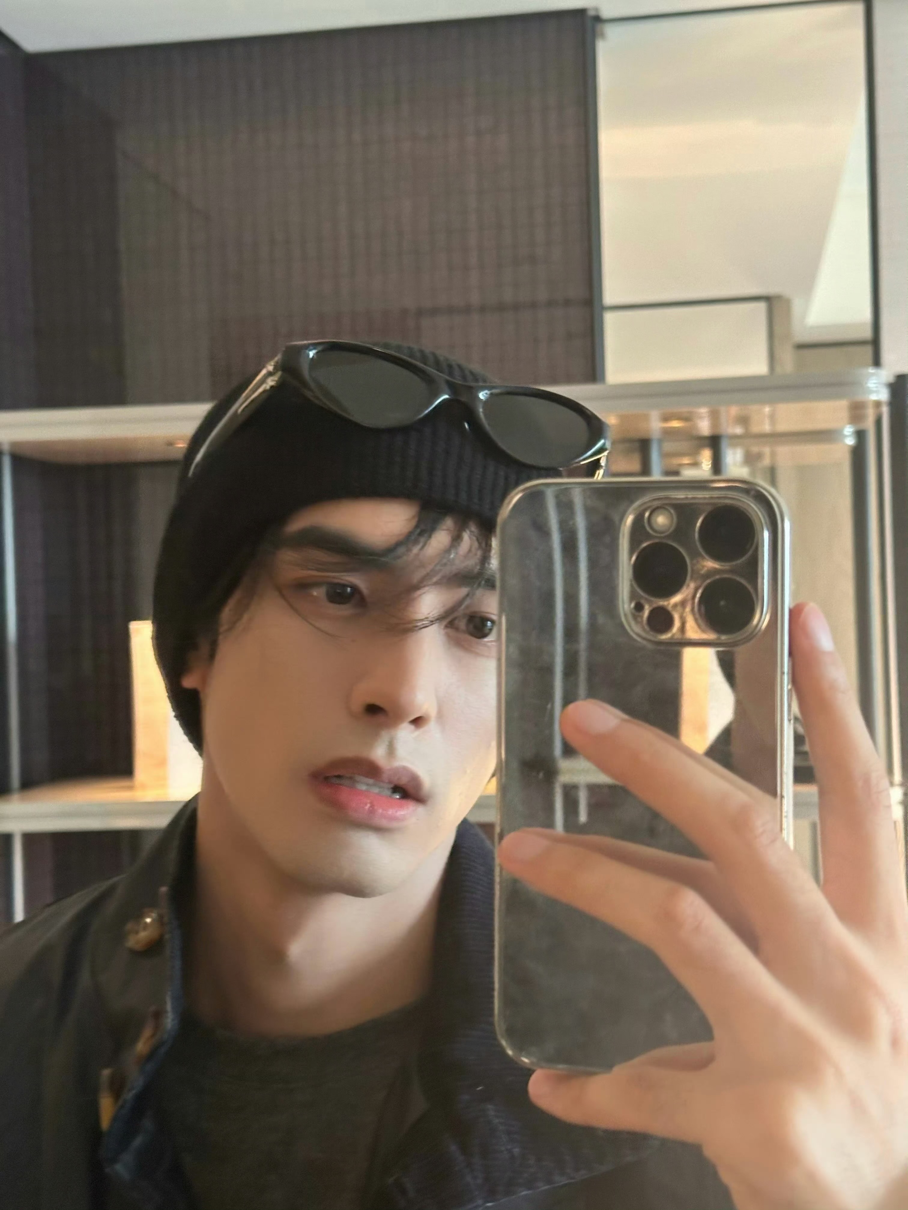 宋威龙多发对镜自拍live爱看[奶牛猫] ​​​