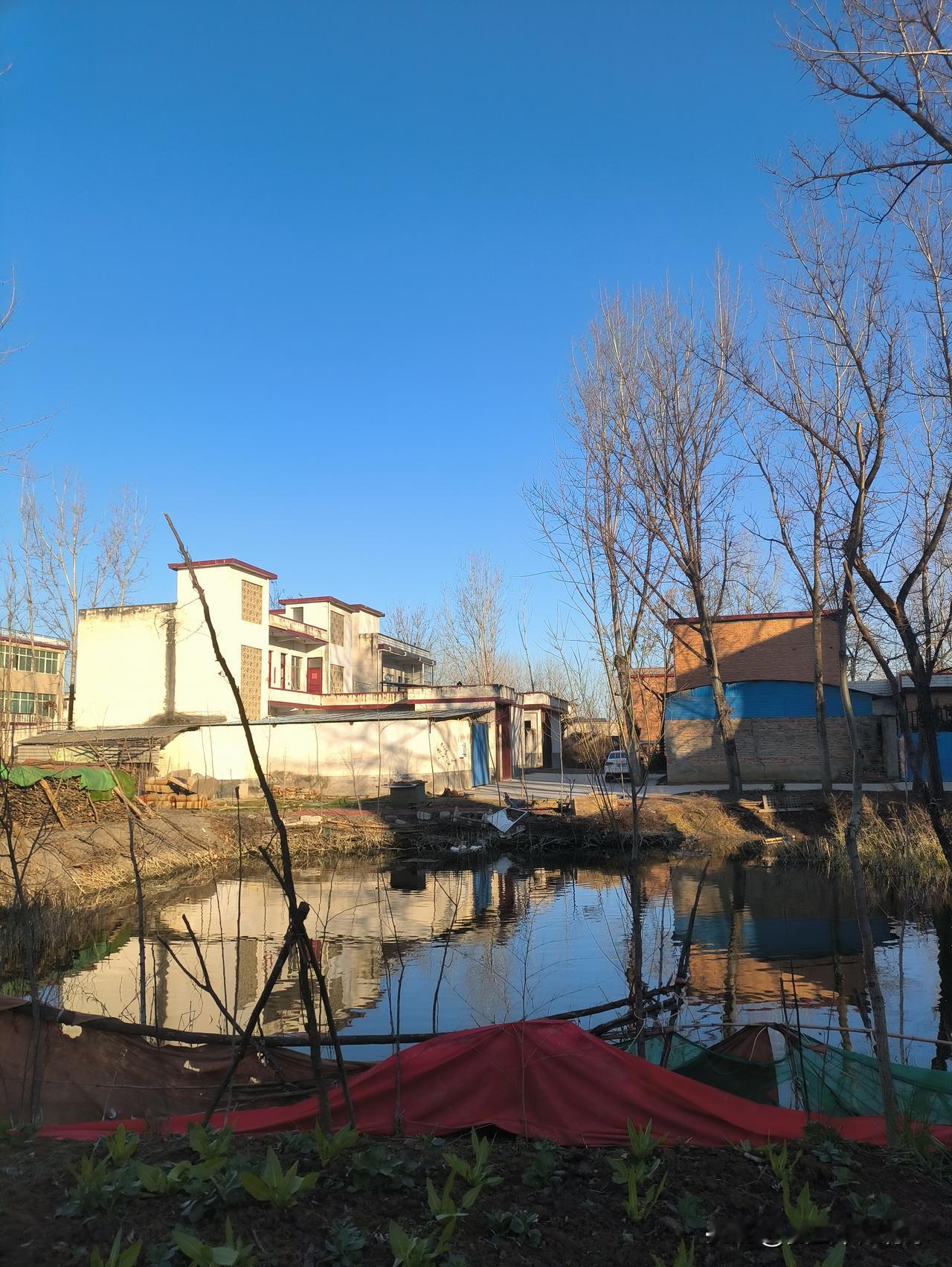 晚年有儿子和没儿子，区别显著！
相较于发达城市，农村重男轻女的思想更为浓厚。
农