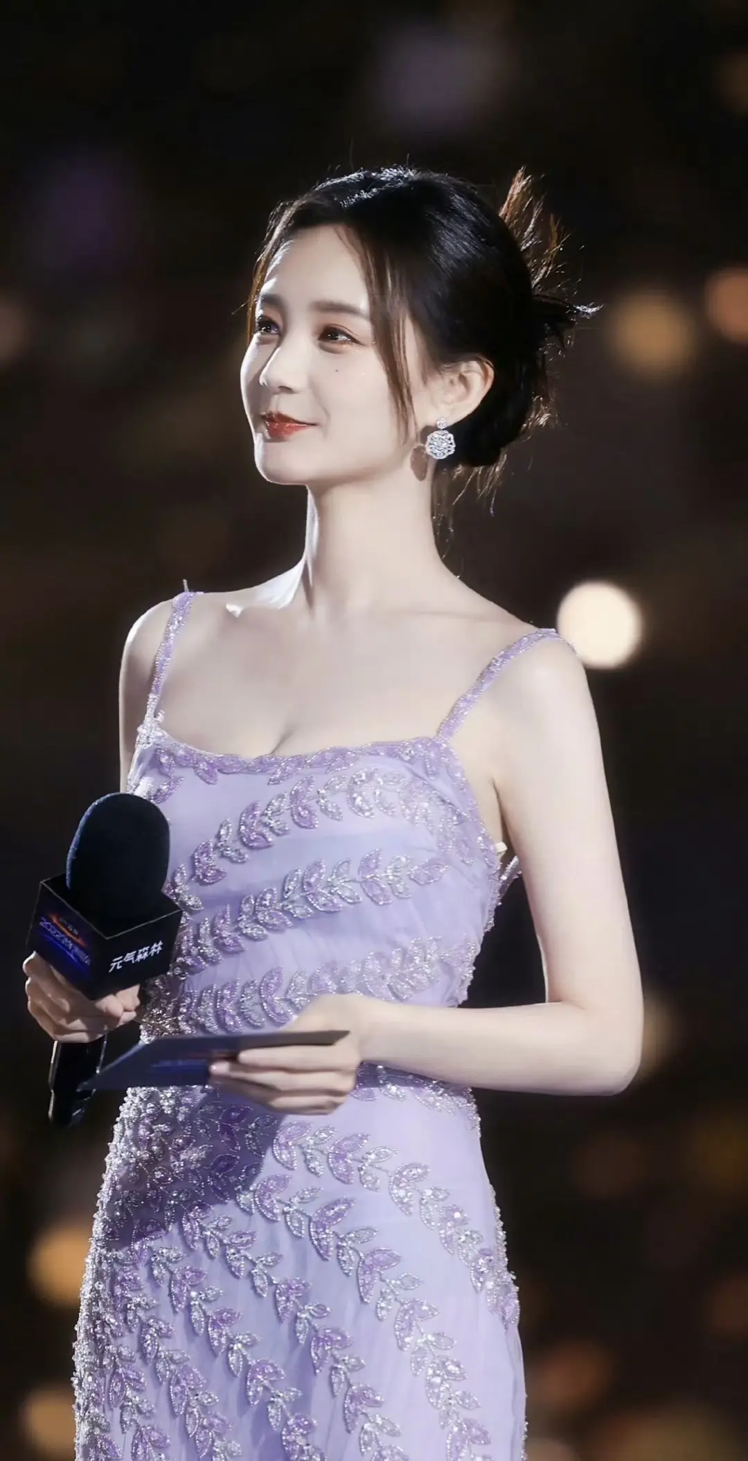 李一桐。