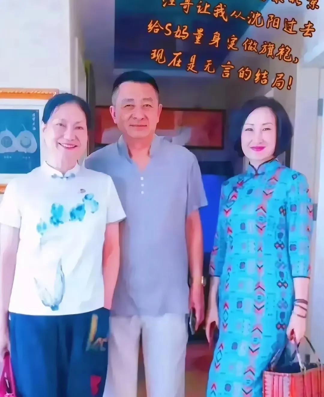 其实，在汪大爷的心目中，他对前任亲家黄春梅的印象很好，还专门为她定制旗袍。即便是