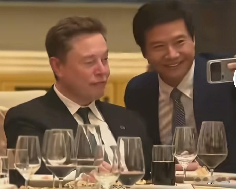 看到这幅照片
我想到了
齐人有一妻一妾