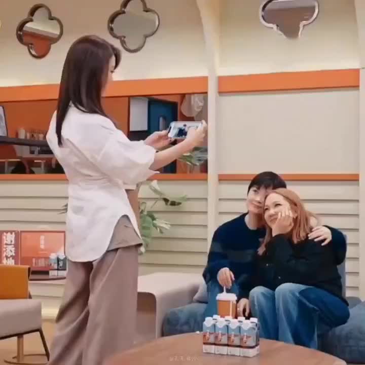 合照 每次都是在朋友圈看见你的身影