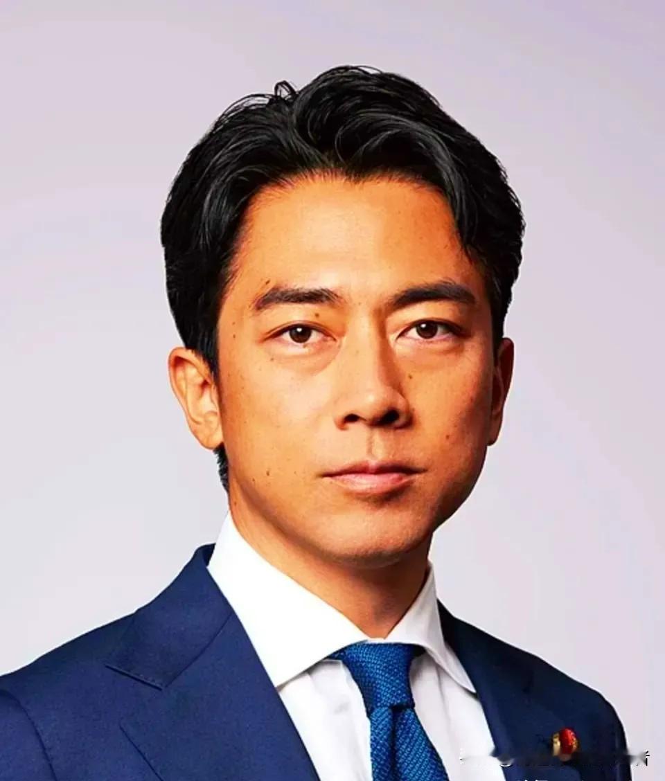 就在刚刚
日本突然宣布了

9月13日，日本农林水产大臣小泉进次郎正式宣布参选自