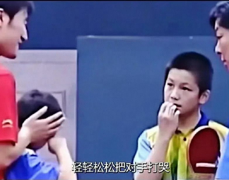 启蒙教练说樊振东对兵乓球真的太爱了   这个世界新鲜有趣的东西那么多，还是5岁孩