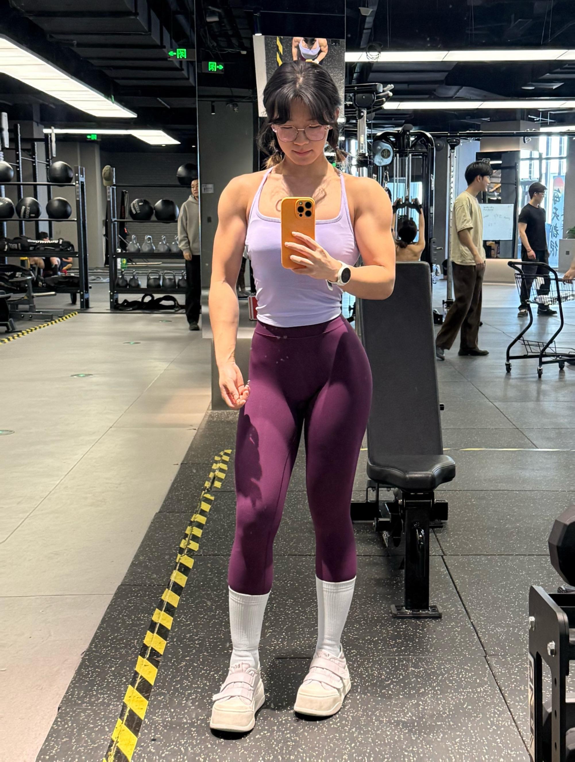 练哪儿都带点小肩膀。