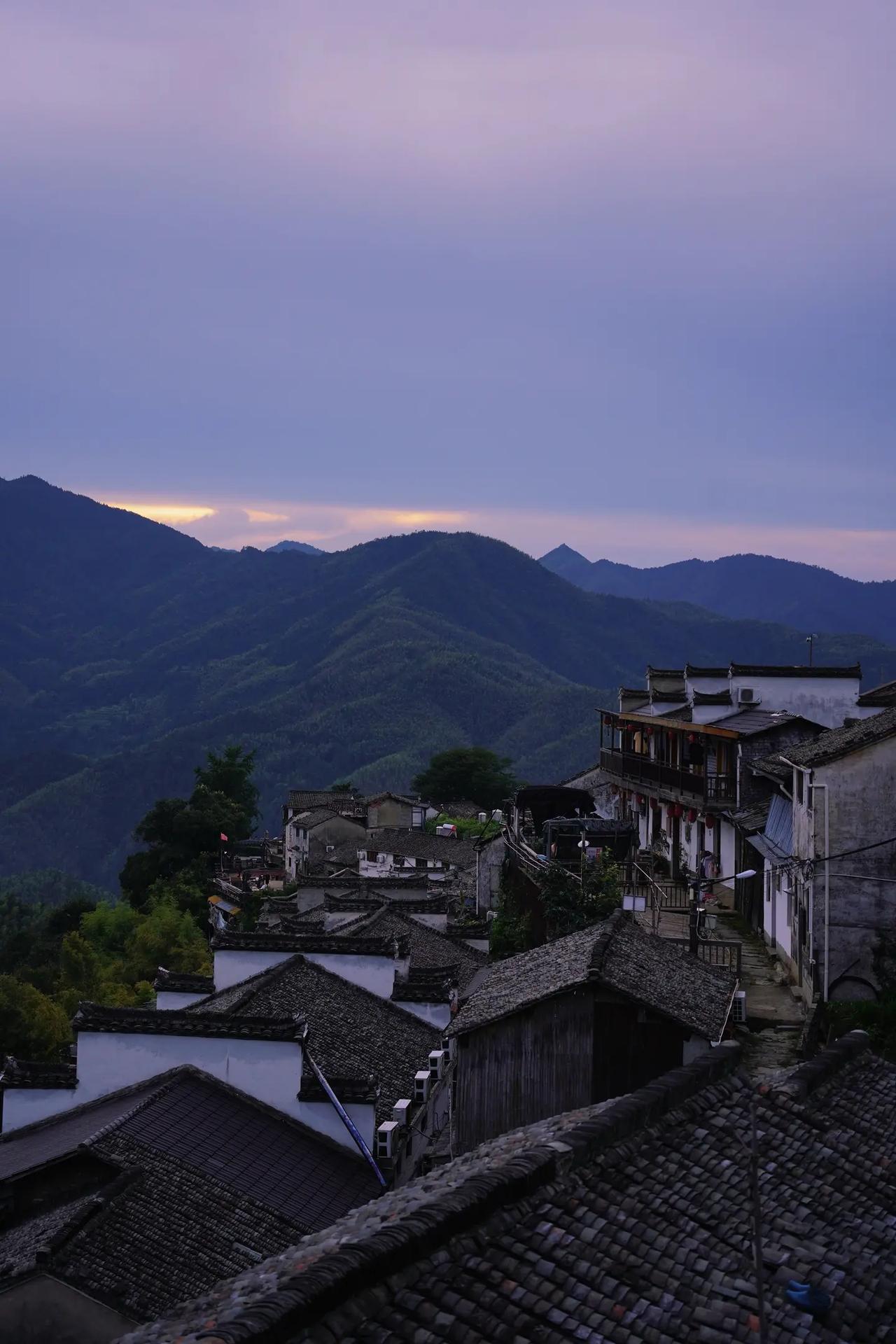 有南京的家长和我聊天，说孩子这次一模没考好。一模是强基和综评的核心依据，孩子心里