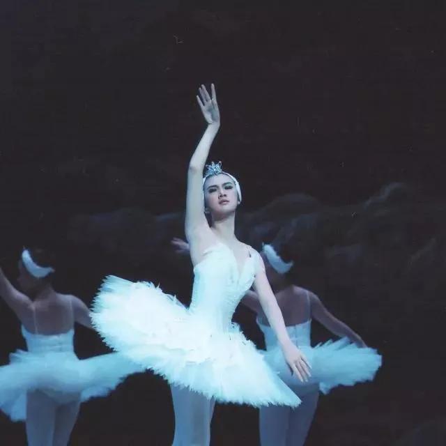 其实我很羡慕嫉妒恨姚二公主。因为，她一出生就在罗马，且父母对她没啥要求，喜欢做什