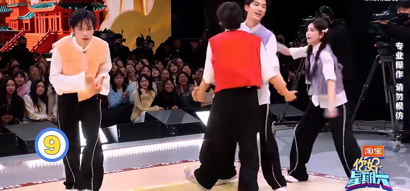 文韬顶级战斗力文韬单枪匹马杀入敌阵，出手如风连撕数人，这顶级战斗力太强了👍！你