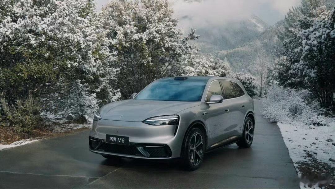 问界M6动态评测首发问界M6作为填补M5/M7之间空白的“新锐智慧SUV”将正式