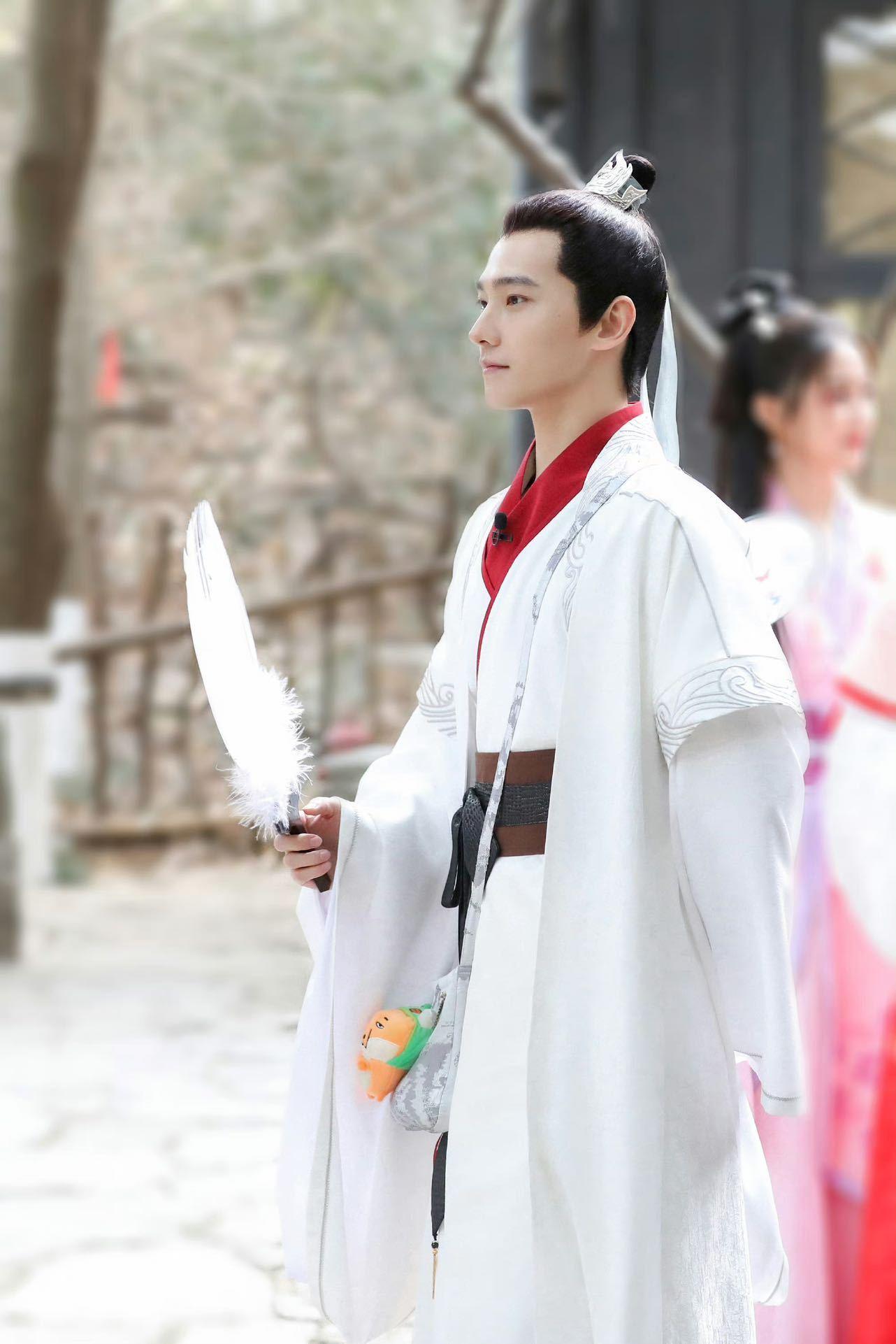 #辛芷蕾听过杨洋二十年不参加综艺# 这个梗真是越传越离谱，过于好笑的程度了哈哈哈