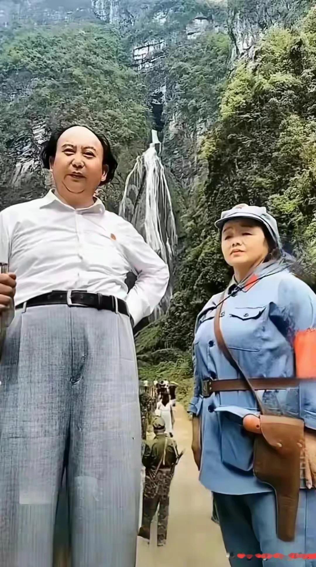 如此丑陋的模仿，是对领袖的大不敬。看到一位网友分享的一张照片，一位男士留着领袖一