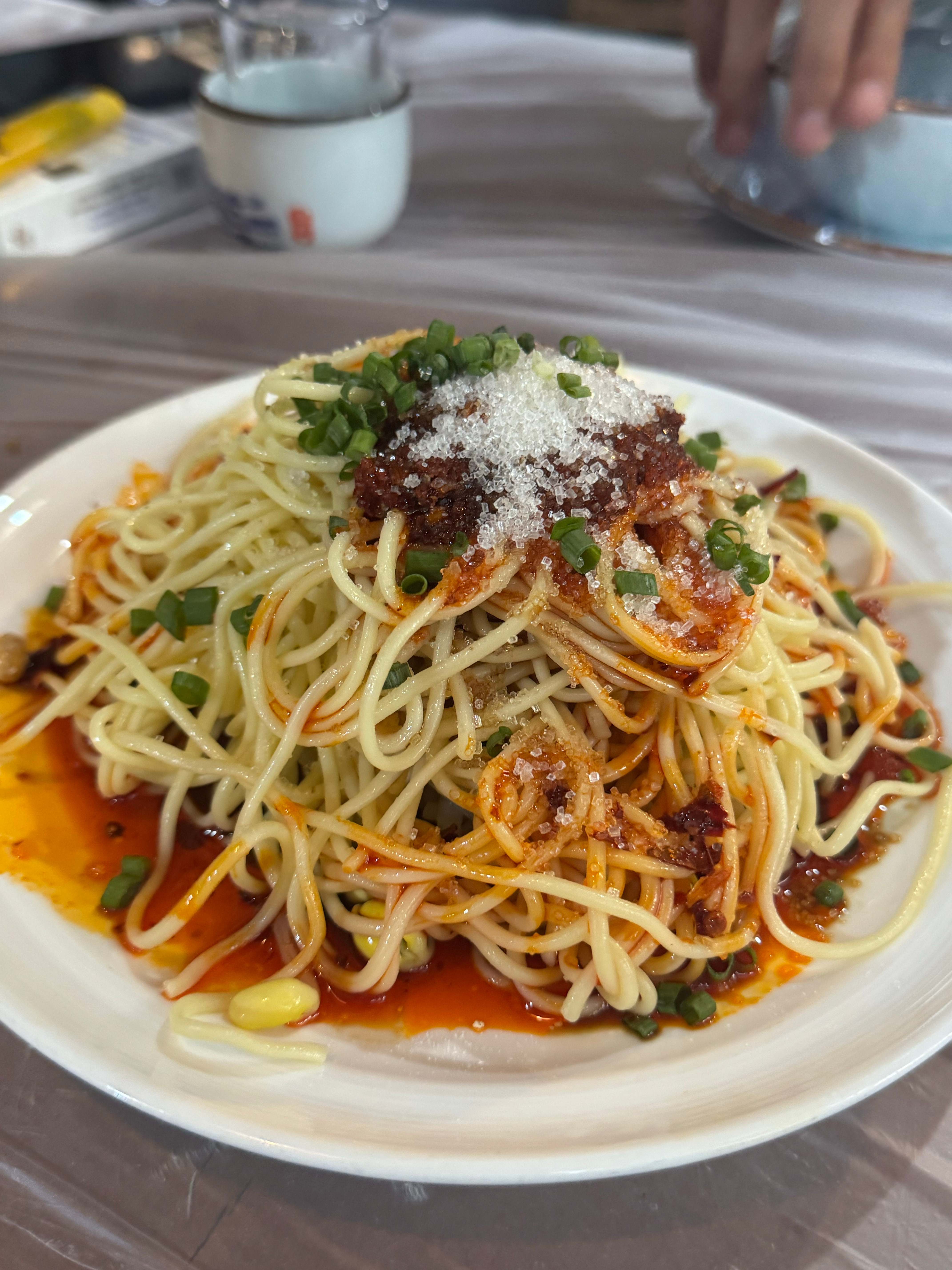 昨天真的放纵餐了，晚饭吃了三种碳水：米饭，凉面，土豆泥。吃得眼冒金星人均才45。