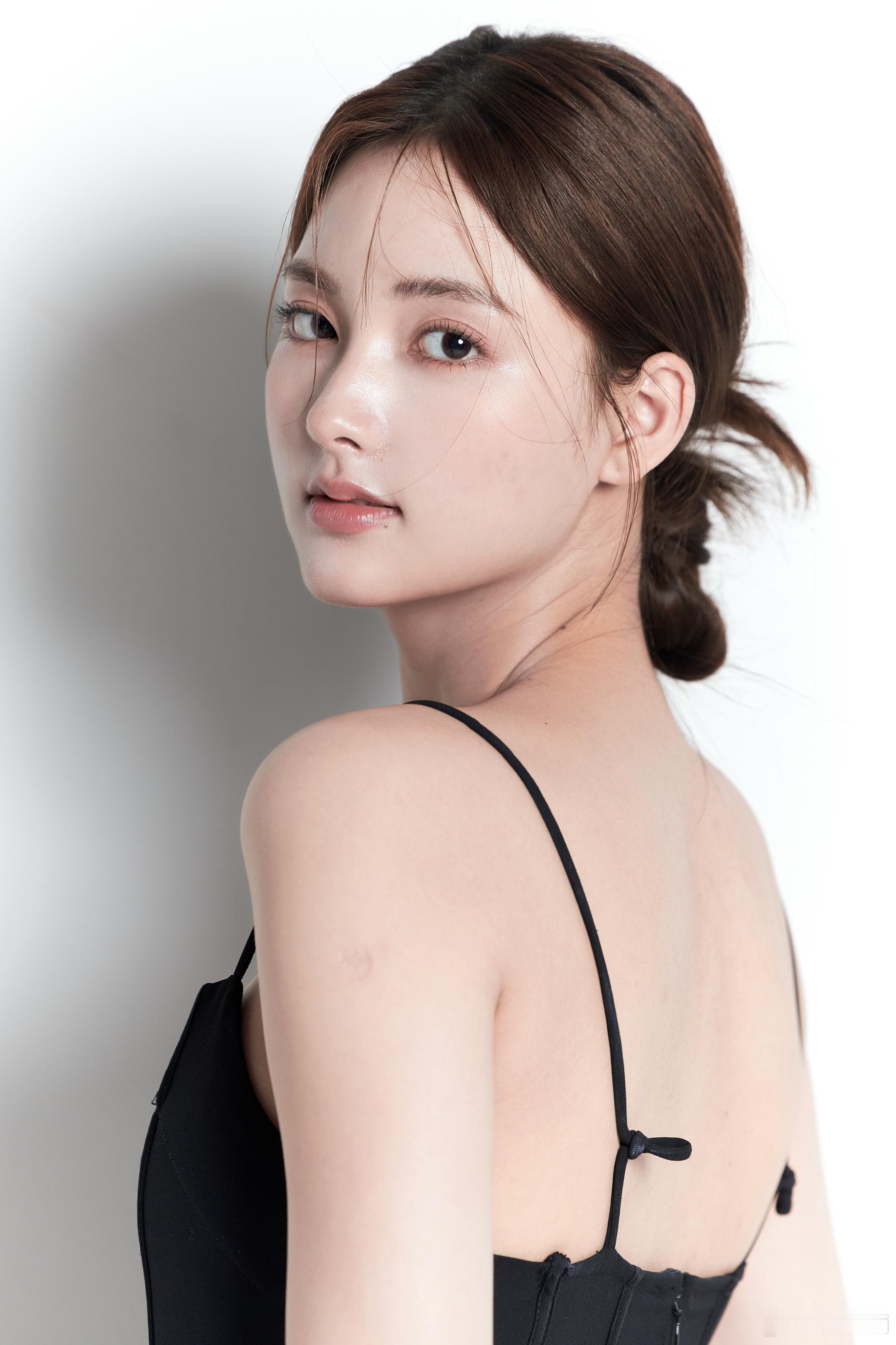 📷刘璃[超话]写真[超话]人像写真肖像 ​​​