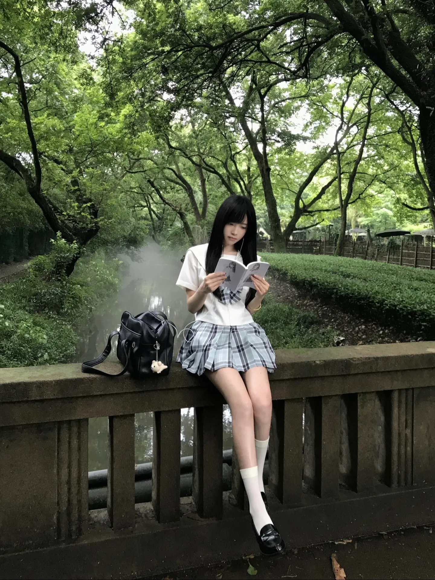 我的生命是潮湿的绿意交错