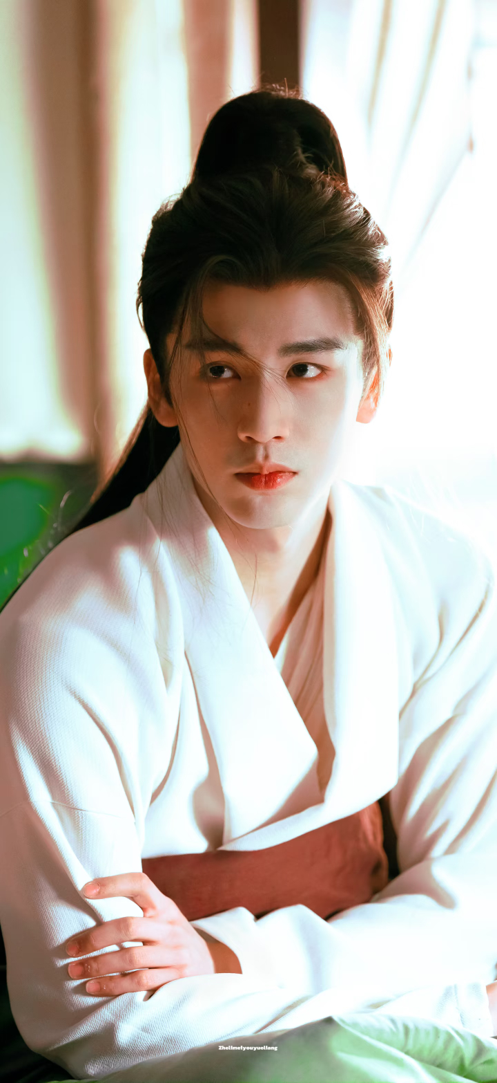 逐玉 出圈梗已经很久很久都没有看过古偶剧了，因为感觉剧情妆造一直很流水线，但在d