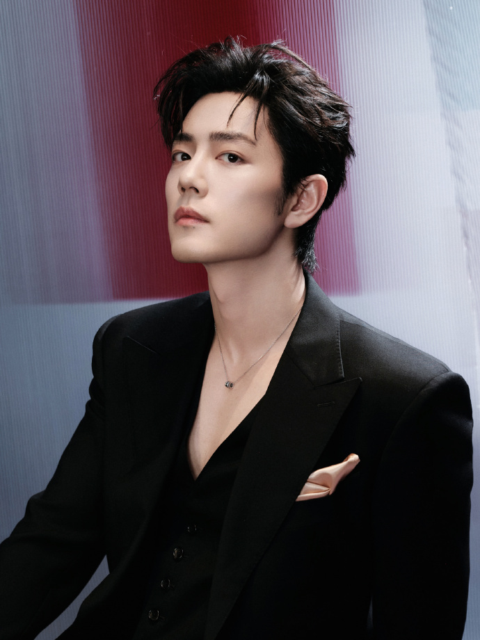 肖战今日Nars 线下活动出图，就这样硬帅啊 