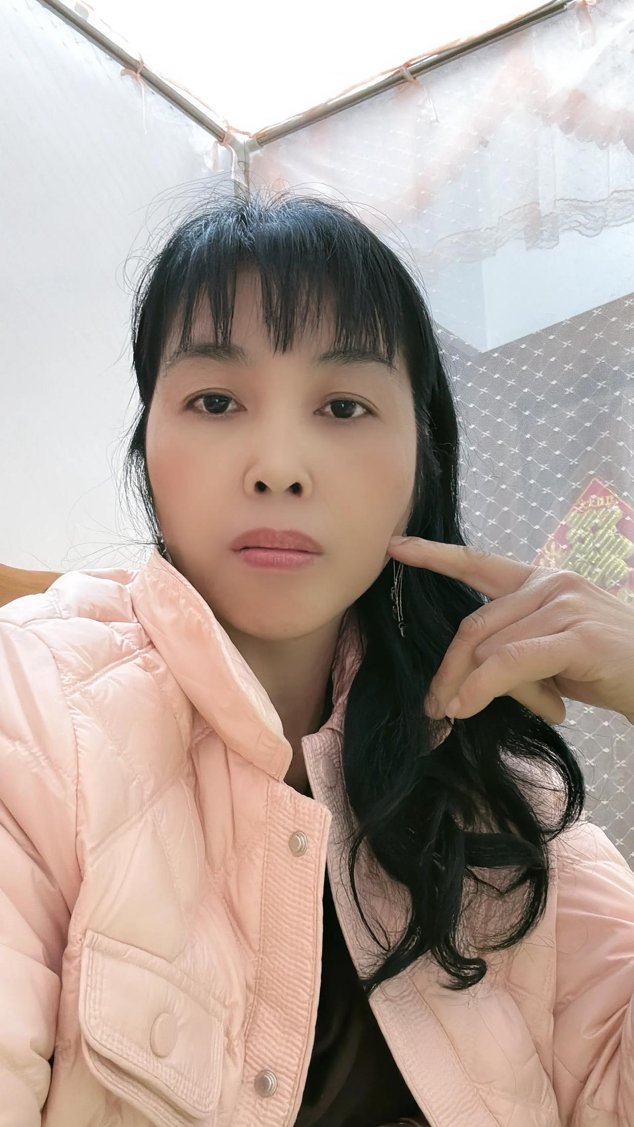 你还在晚上迟迟不睡,经常熬夜吗?大家好，白天上班不管多累，一下班回到孤独冷冰的出