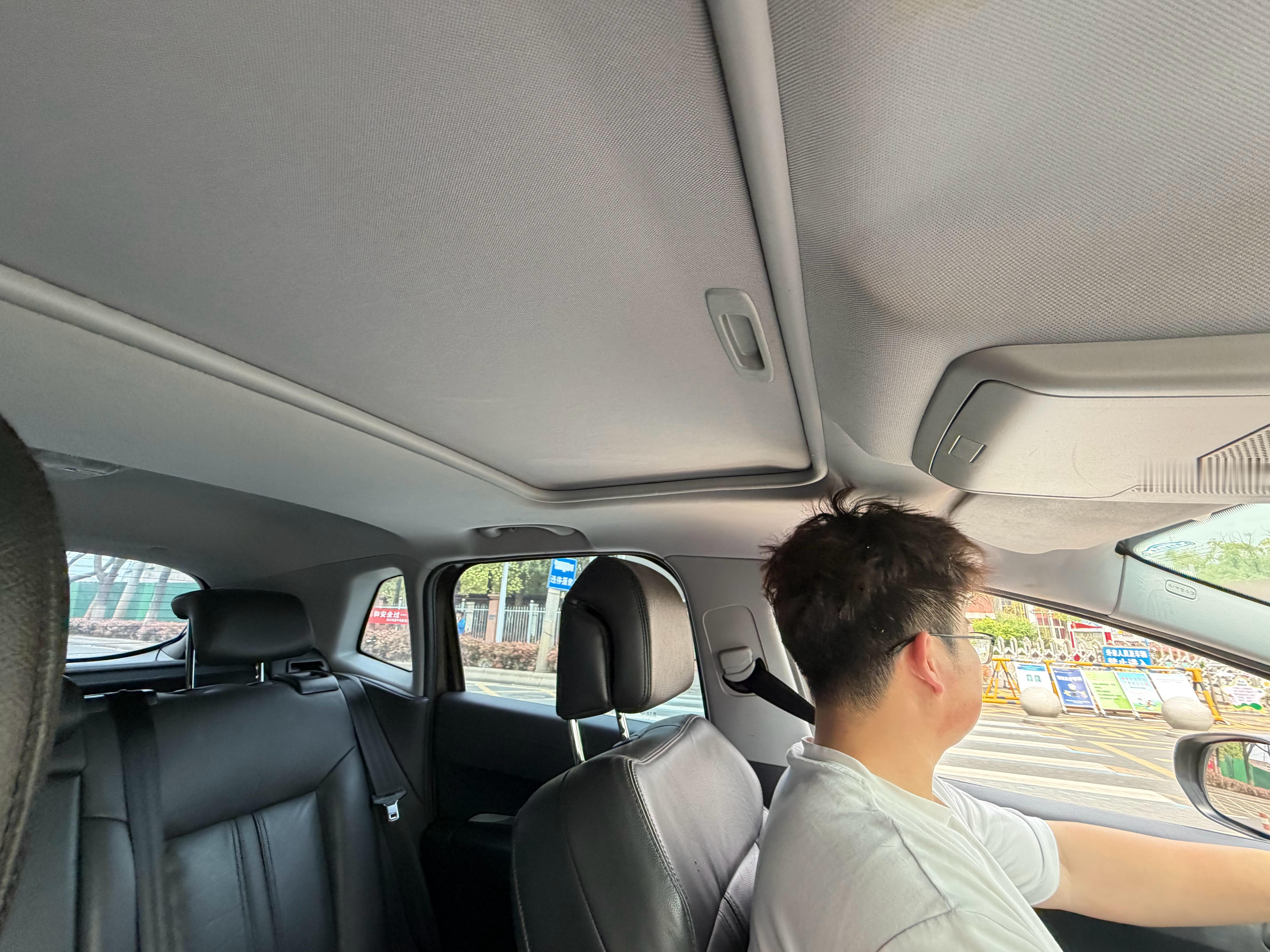 又收了一辆兄弟们喜欢的法系车，14年标致3008 2.0L潮流版，带定速巡航、电