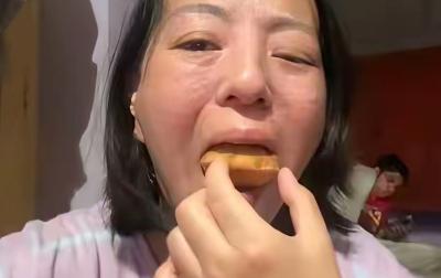 回到印度的丹丹，终于不装了。在印度老公家才待几天，整个面相都变了！

说白了，这