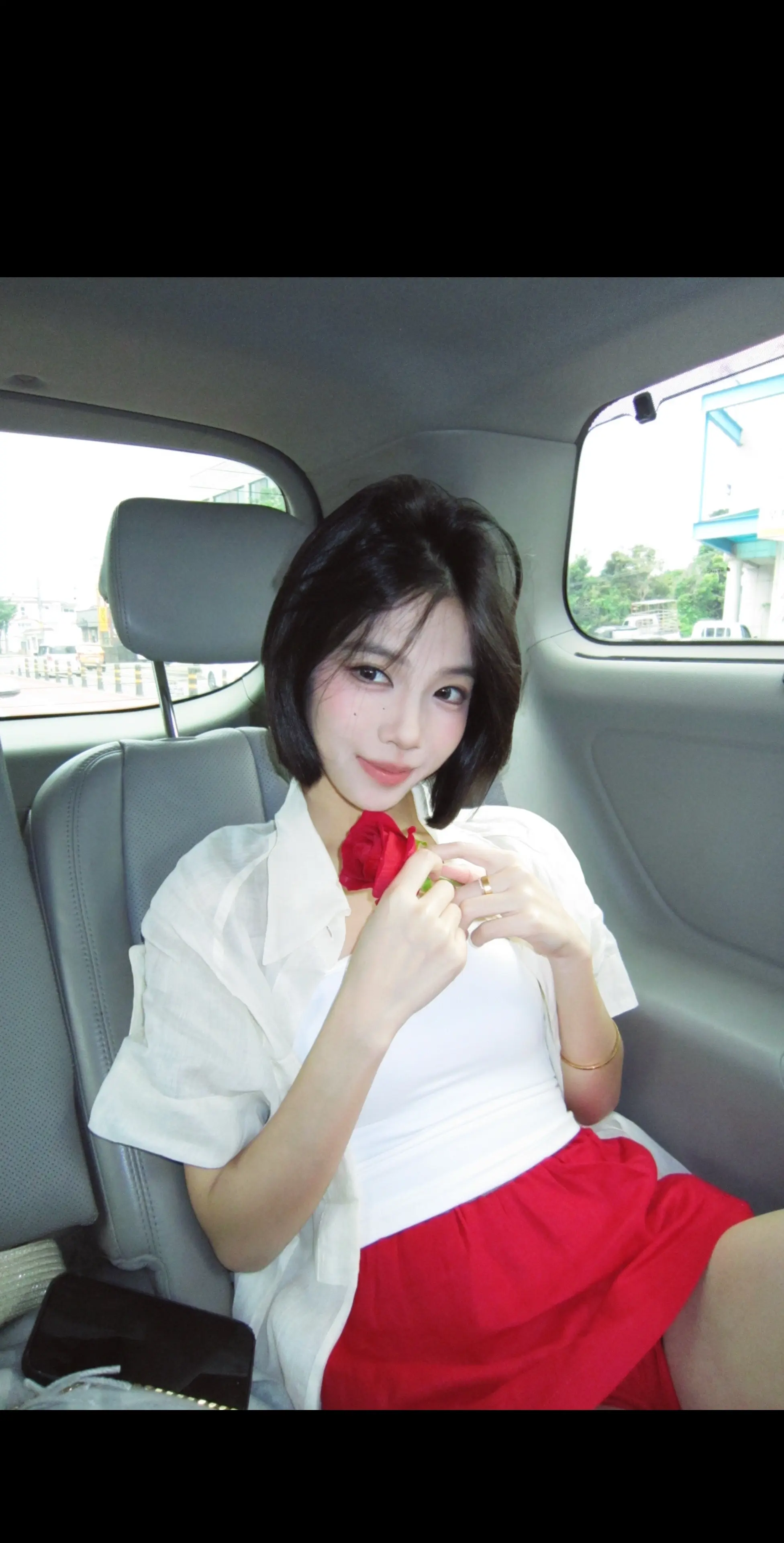 我不爱无聊人间 只偏爱你眉眼