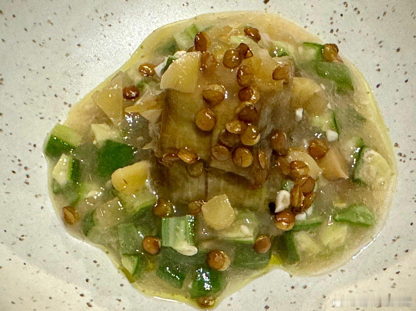 米其林一星餐厅 Gagini意大利西西里岛首府巴勒莫。好吃，说菜。前菜首先是沙拉