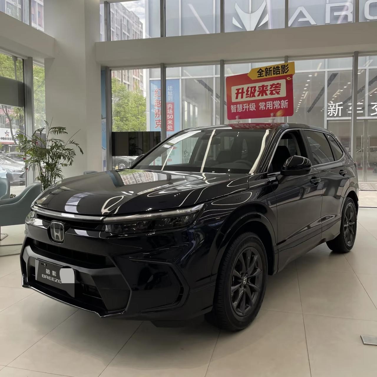 皓影这台紧凑型SUV，到店体验，空间打理得很实用，日常家用代步没啥毛病。可我主观