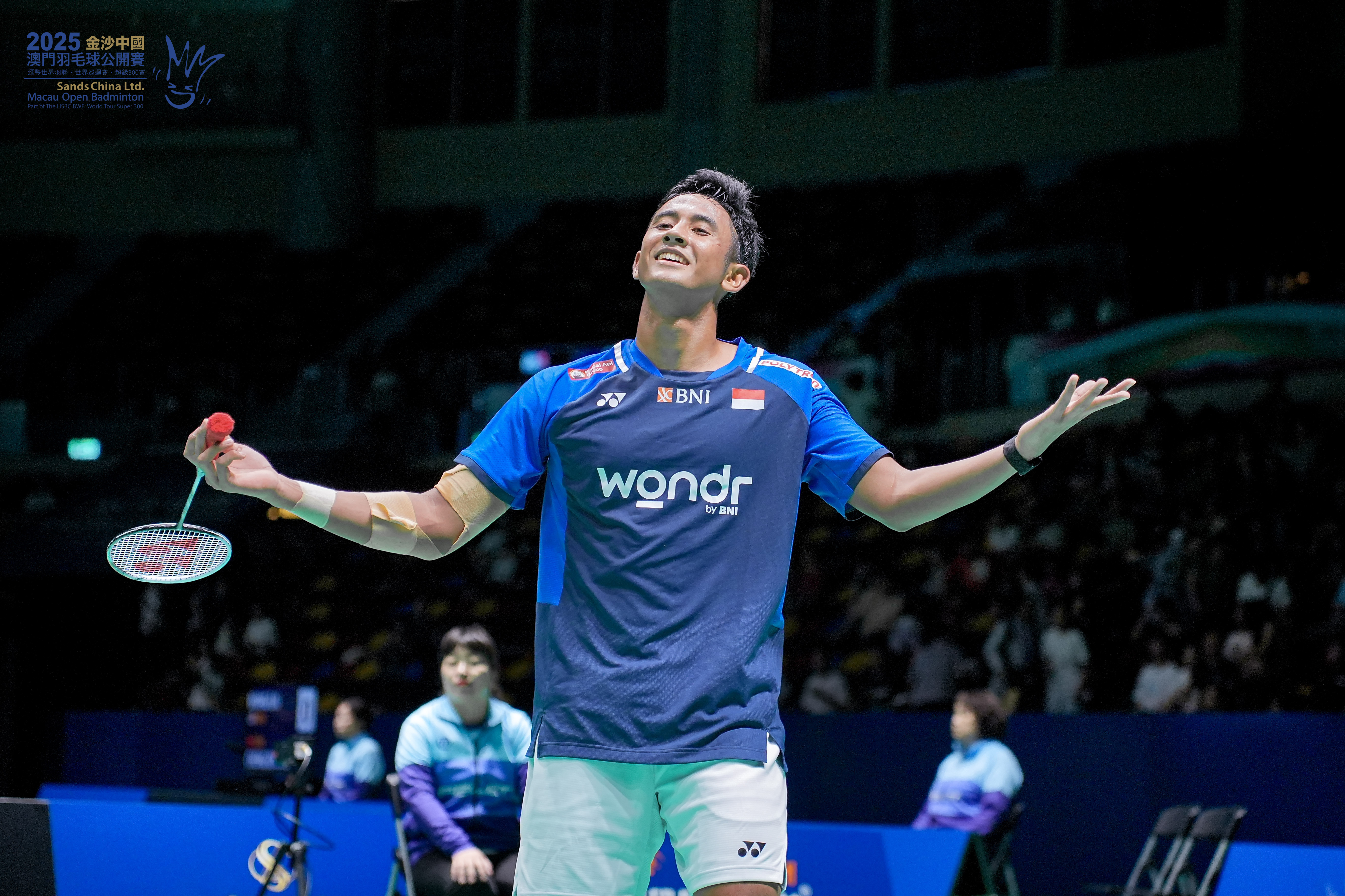 男单决赛：法汉🇮🇩 21-15、21-5 🇲🇾贺首维🔥法汉拿下自己首个