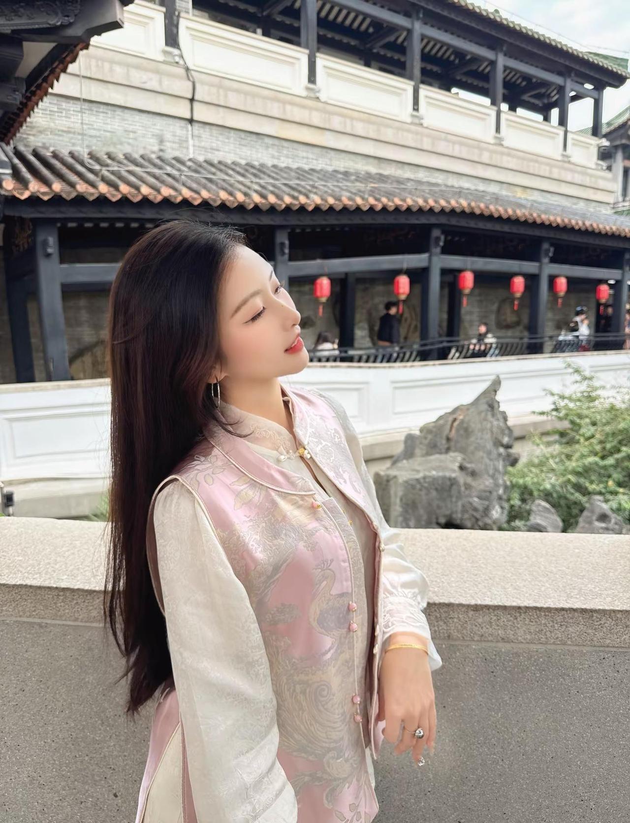 别嫌日子沉闷. 那不是平庸是岁月静好. 是老天保佑♥️