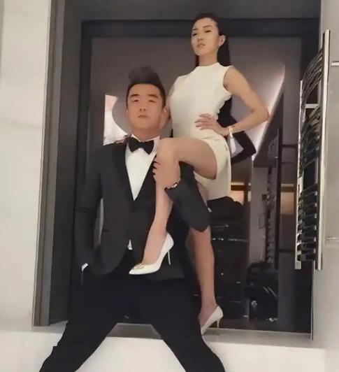 不得了！“网传郑恺小姨子刷 8 万买包” 传得有板有眼，小姨子终于忍无可忍发声回
