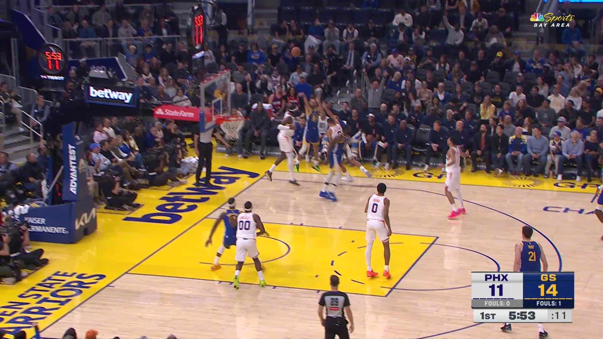 格林库里一波配合，库里底角三分入账👌太阳vs勇士 ​​​