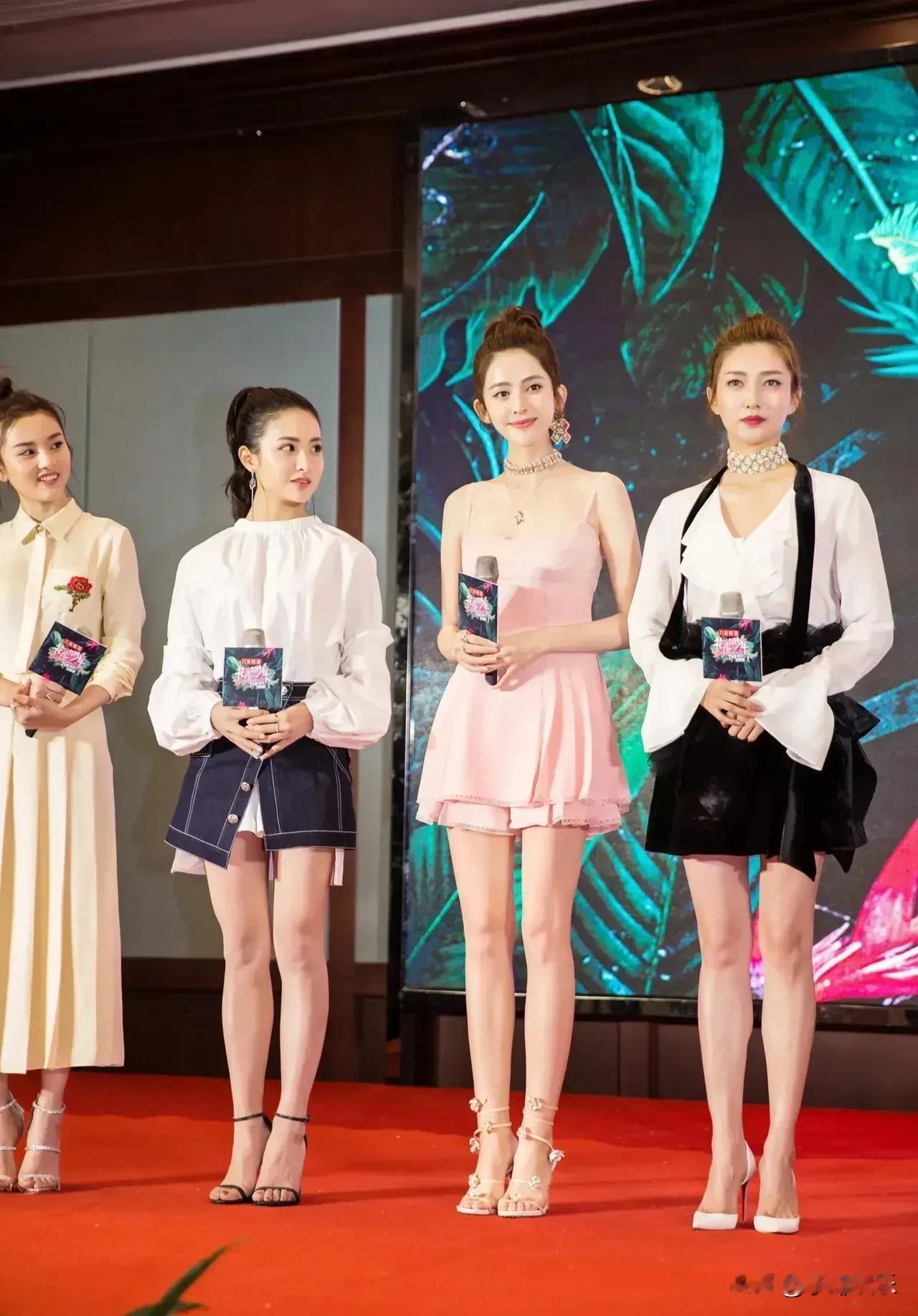 娜扎最美 ，其他人输的心服口服。看看江疏影的表情就明白了，她当时心情很复杂，不知