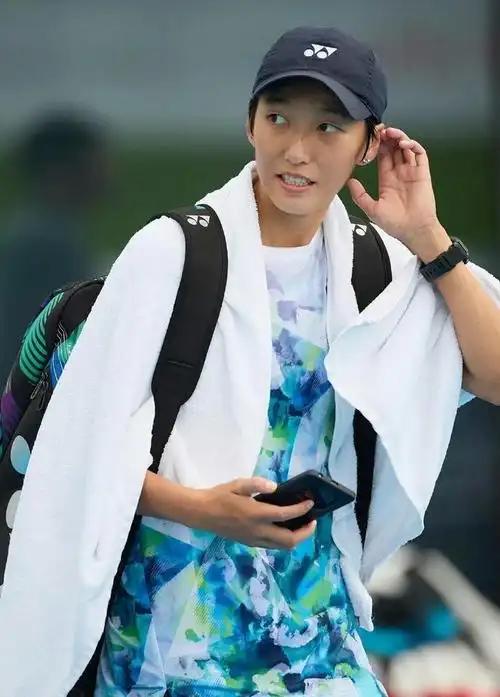 尤晓拿下W100六安站冠军
一路上，连续淘汰🇹🇭塔拉鲁德、🇹🇭萨王凯、?