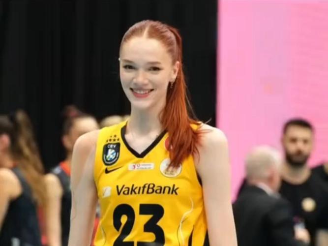 女排欧冠半决赛将上演土超意甲巅峰对决。朱婷面对旧主。
北京时间03月20日凌晨，