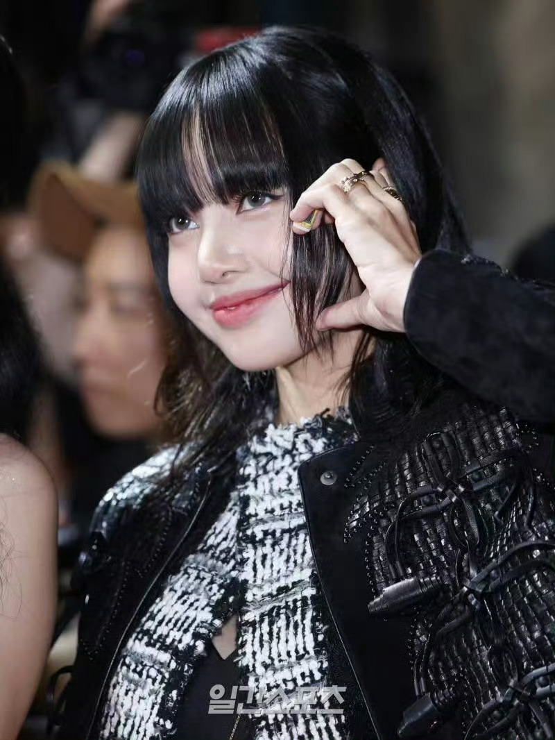 LISA🖤Lisa参加了十周年见面会【那年今日】240809 BLACKPIN
