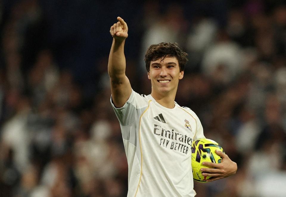 龙塞罗：7万多球迷为贡萨洛起立鼓掌，皇马的青训制造从未停止
1月4日，伯纳乌球场