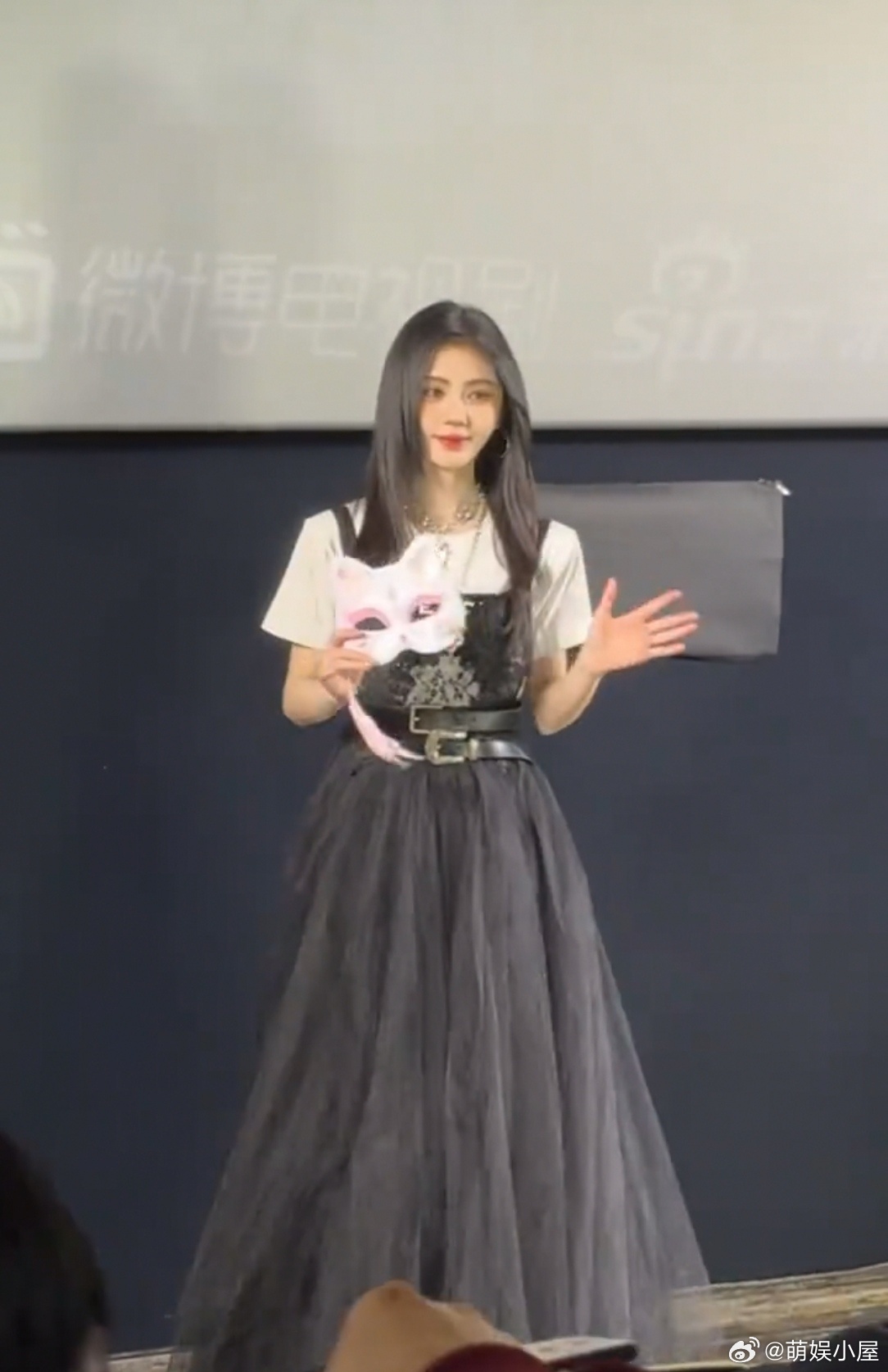 鞠婧祎首次参加追剧团第一次来就这么会！👏鞠婧祎在追剧团乖巧又灵动，互动超放得开