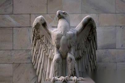 又来了，又来了。
大洋彼岸那台“印钞机”，眼瞅着又要加大马力了。
说是为了疲软的